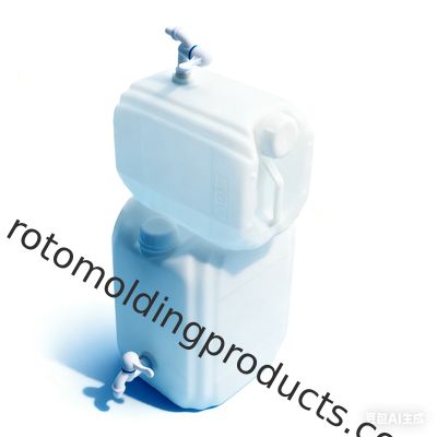 Tanica di plastica da 15 litri con maniglia stampata per una facile manipolazione e un'efficiente conservazione dell'acqua