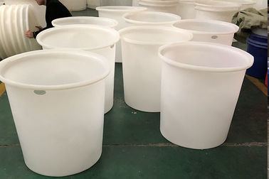 Alimento cilindrico del polietilene che tiene i carri armati di plastica senza coperchio con la copertura per stoccaggio ed il preparato della birra